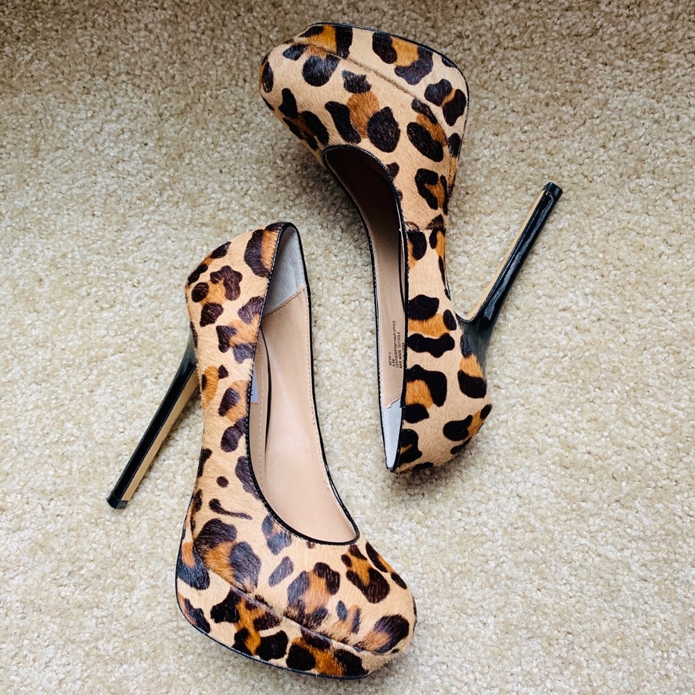 Shoes - Picture 3 of 4